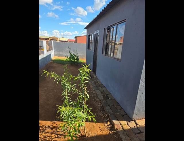 2 BEDROOM HOUSE FOR SALE IN DRIEZIEK